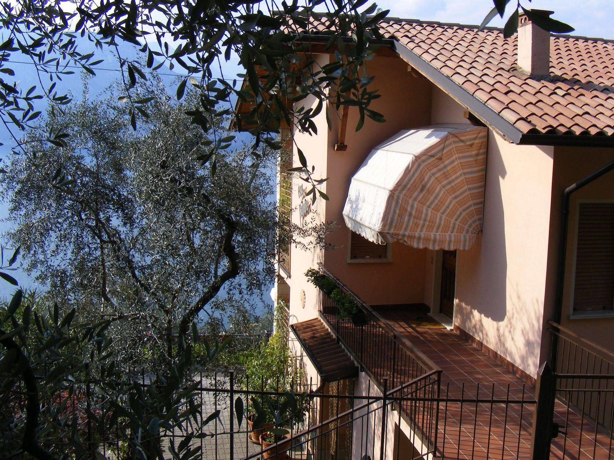 דירות ברנצונה סול גארדה Casa Palmira מראה חיצוני תמונה